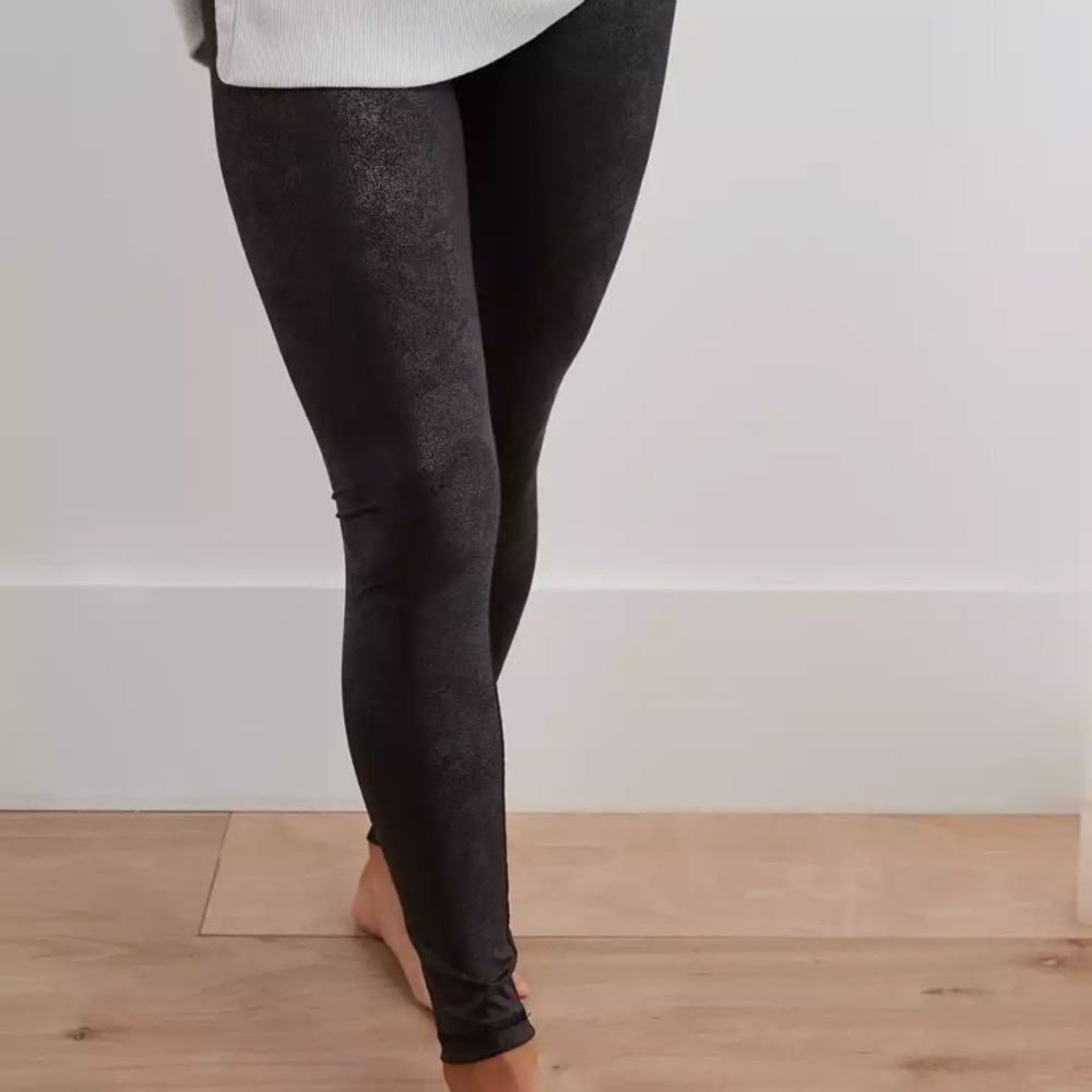 Aerie Offline Crackle Leggings size Small like new